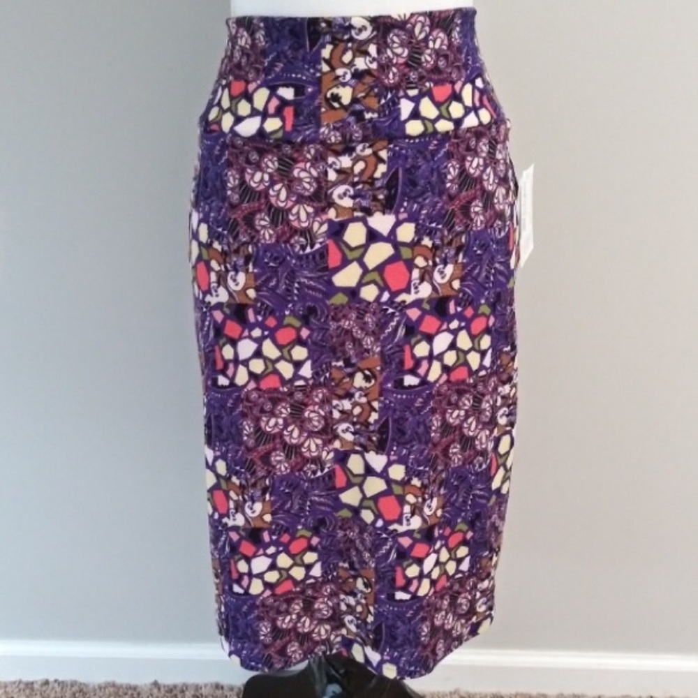 Cute LuLaRoe Cassie Perfect for Summer